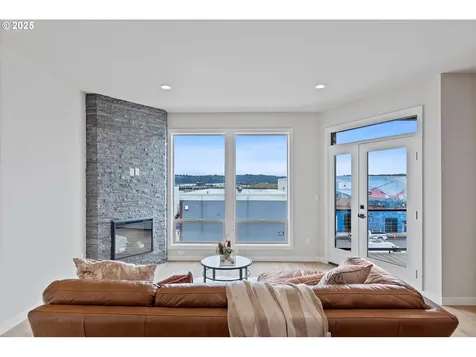 811 SW 13th Street Newport OR 97365