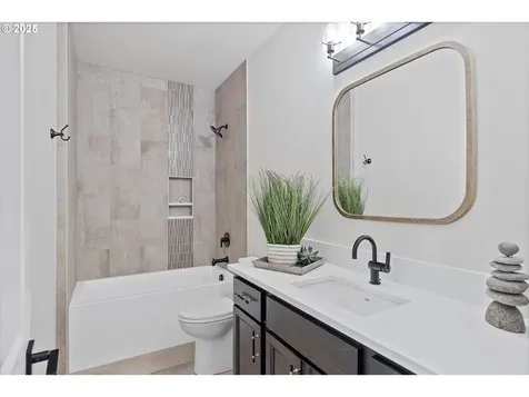 811 SW 13th Street Newport OR 97365