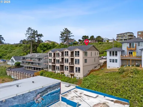 811 SW 13th Street Newport OR 97365