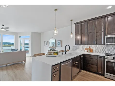 811 SW 13th Street Newport OR 97365