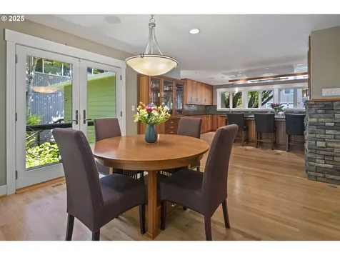 1847 Woodland Terrace Lake Oswego OR 97034