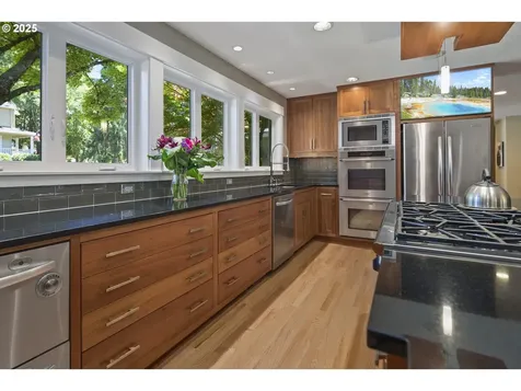 1847 Woodland Terrace Lake Oswego OR 97034