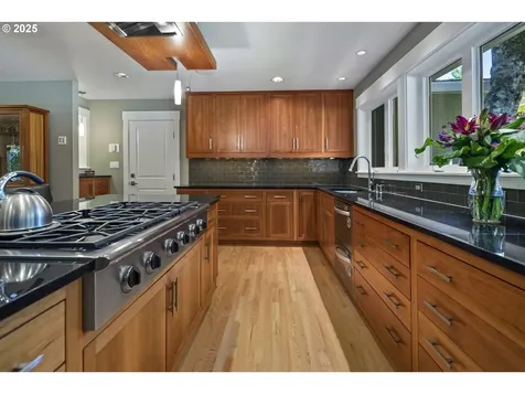 1847 Woodland Terrace Lake Oswego OR 97034