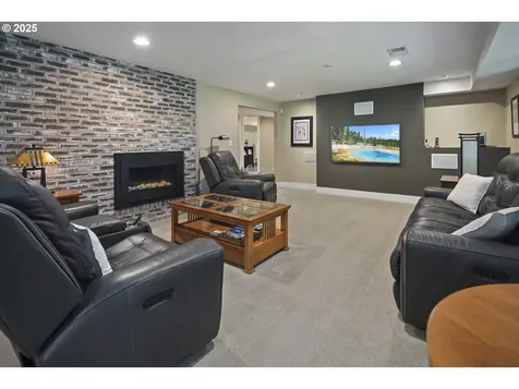 1847 Woodland Terrace Lake Oswego OR 97034
