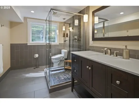 1847 Woodland Terrace Lake Oswego OR 97034