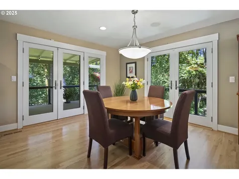 1847 Woodland Terrace Lake Oswego OR 97034