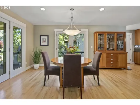 1847 Woodland Terrace Lake Oswego OR 97034