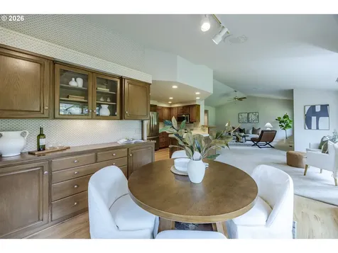 982 Shaughnessy Lane Eugene OR 97401