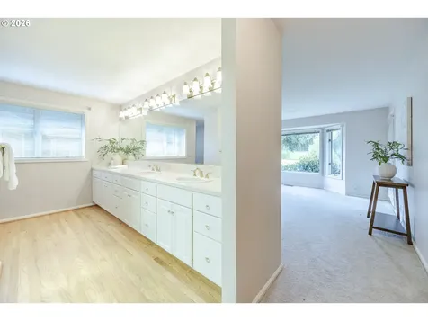 982 Shaughnessy Lane Eugene OR 97401