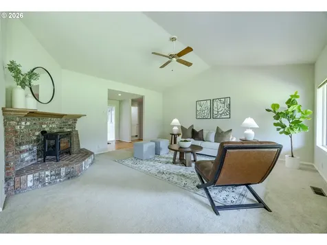 982 Shaughnessy Lane Eugene OR 97401