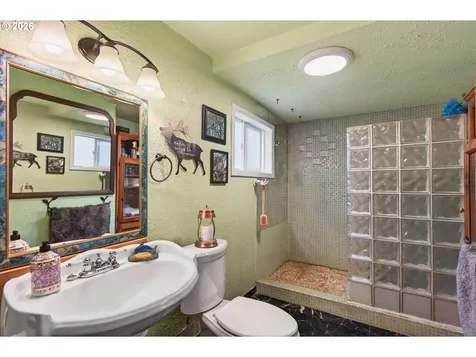 943 NE 7th Street Clatskanie OR 97016