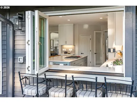 4302 SW Terlyn Court Portland OR 97221