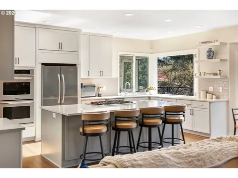 4302 SW Terlyn Court Portland OR 97221