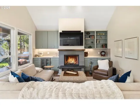 4302 SW Terlyn Court Portland OR 97221