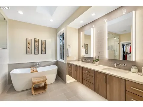 4302 SW Terlyn Court Portland OR 97221