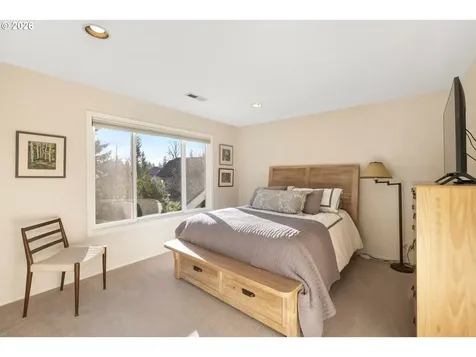 4302 SW Terlyn Court Portland OR 97221