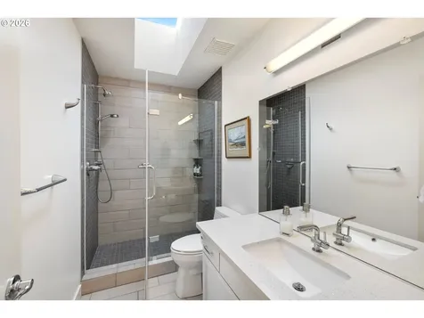 4302 SW Terlyn Court Portland OR 97221
