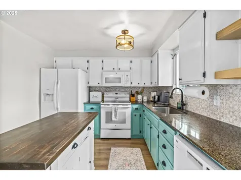 1525 Edison Avenue Cottage Grove OR 97424