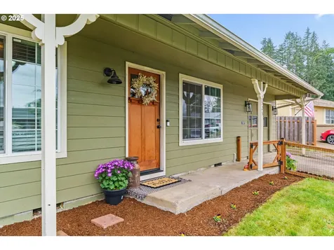 1525 Edison Avenue Cottage Grove OR 97424