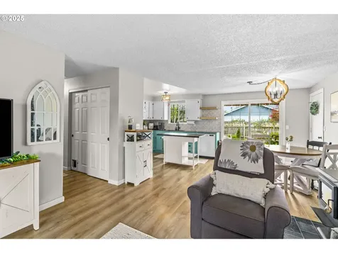 1525 Edison Avenue Cottage Grove OR 97424