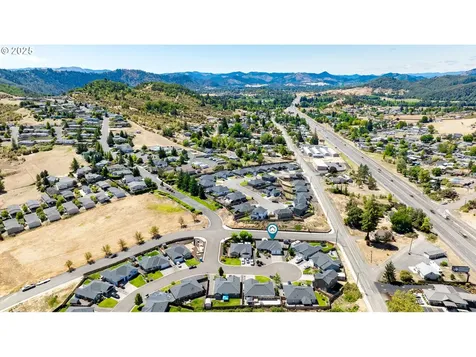 240 Braxton Court Roseburg OR 97471