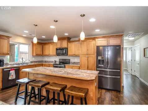 240 Braxton Court Roseburg OR 97471