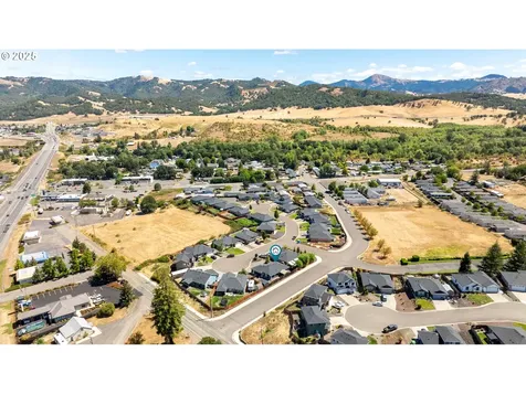 240 Braxton Court Roseburg OR 97471