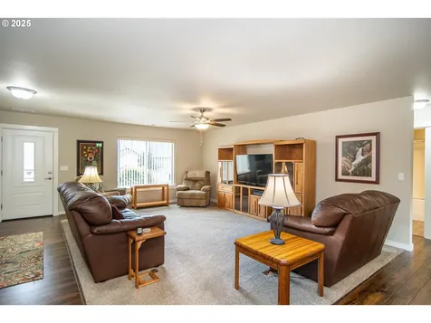 240 Braxton Court Roseburg OR 97471