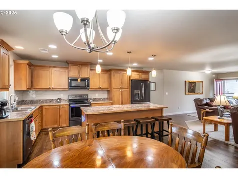 240 Braxton Court Roseburg OR 97471