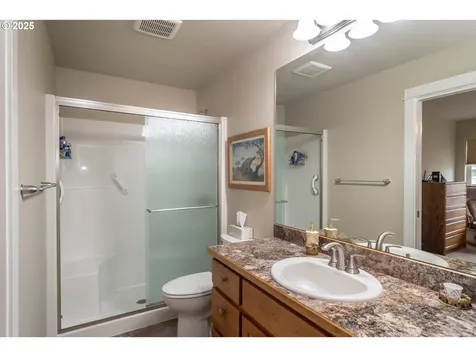 240 Braxton Court Roseburg OR 97471