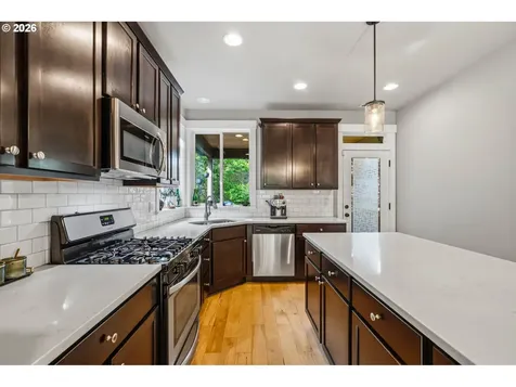 9146 N Edison Street Portland OR 97203