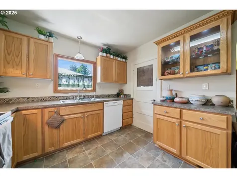 3235 NE 56th Avenue Portland OR 97213