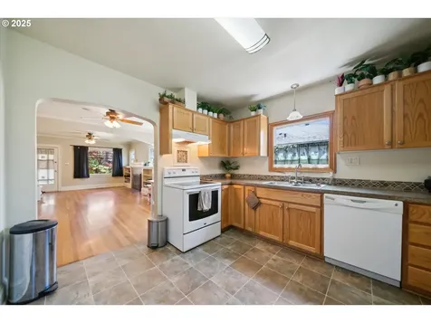 3235 NE 56th Avenue Portland OR 97213
