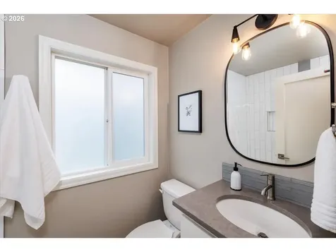 1605 SW 88th Avenue Portland OR 97225