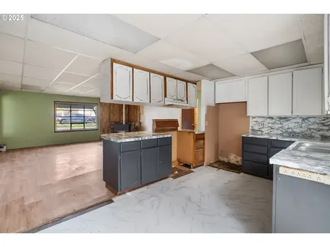 1131 2nd Avenue Sweet Home OR 97386