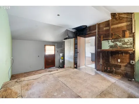 1131 2nd Avenue Sweet Home OR 97386