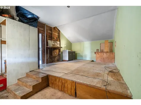 1131 2nd Avenue Sweet Home OR 97386