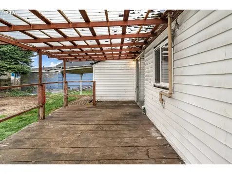 1131 2nd Avenue Sweet Home OR 97386