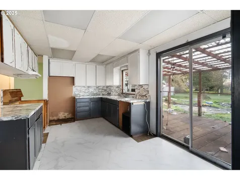 1131 2nd Avenue Sweet Home OR 97386