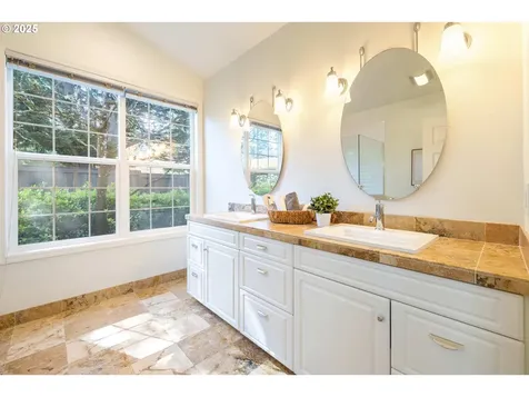 5592 Yorkshire Place Lake Oswego OR 97035