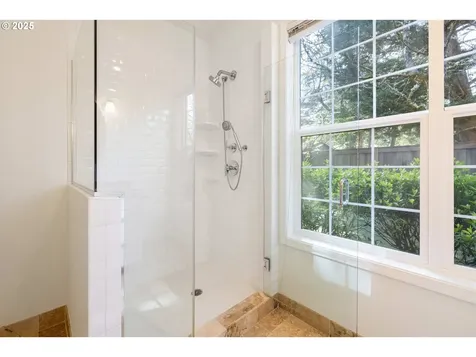 5592 Yorkshire Place Lake Oswego OR 97035