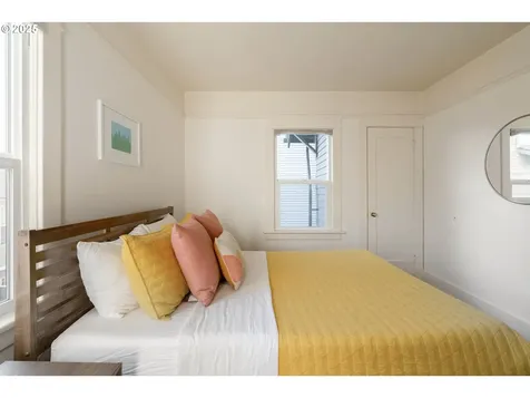 2036/2038 SE Morrison Street Portland OR 97214