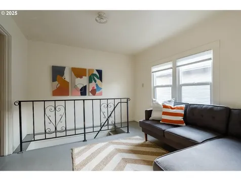 2036/2038 SE Morrison Street Portland OR 97214