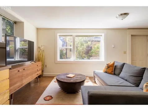 2036/2038 SE Morrison Street Portland OR 97214