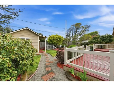 1024 Noble Avenue Coos Bay OR 97420