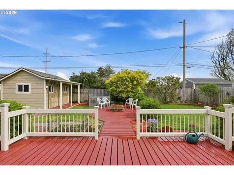 1024 Noble Avenue Coos Bay OR 97420