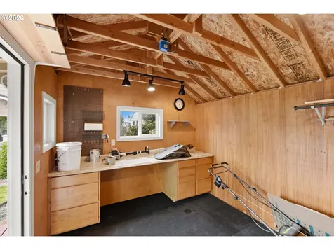 1024 Noble Avenue Coos Bay OR 97420