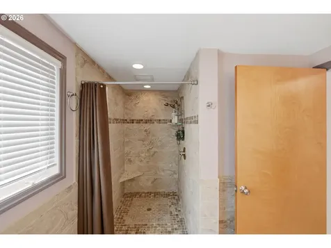 1024 Noble Avenue Coos Bay OR 97420