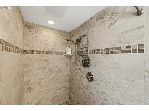 1024 Noble Avenue Coos Bay OR 97420