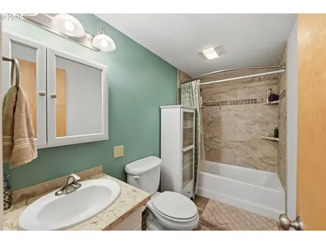 1024 Noble Avenue Coos Bay OR 97420